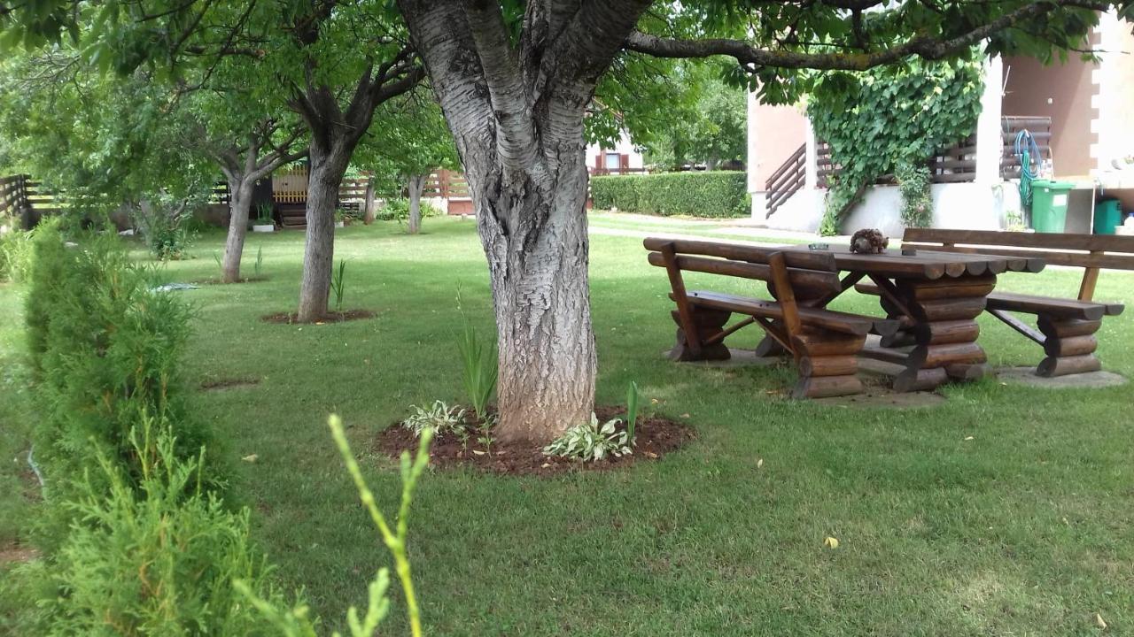 Gacka Rooms Vrhovine Εξωτερικό φωτογραφία