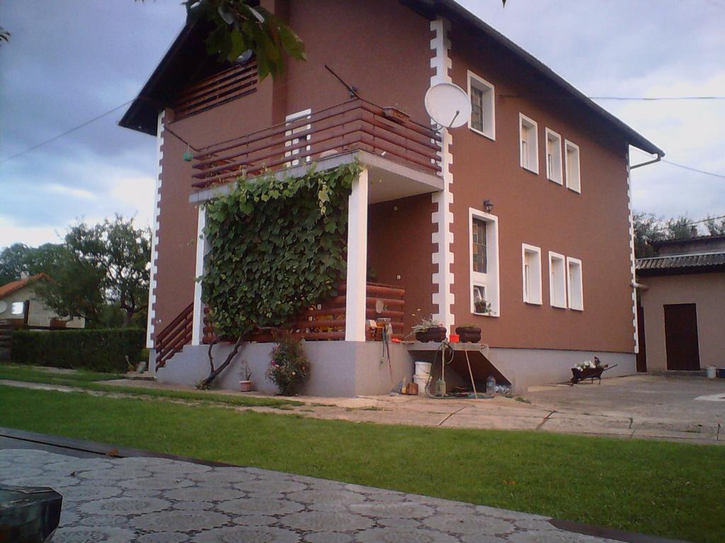 Gacka Rooms Vrhovine Εξωτερικό φωτογραφία