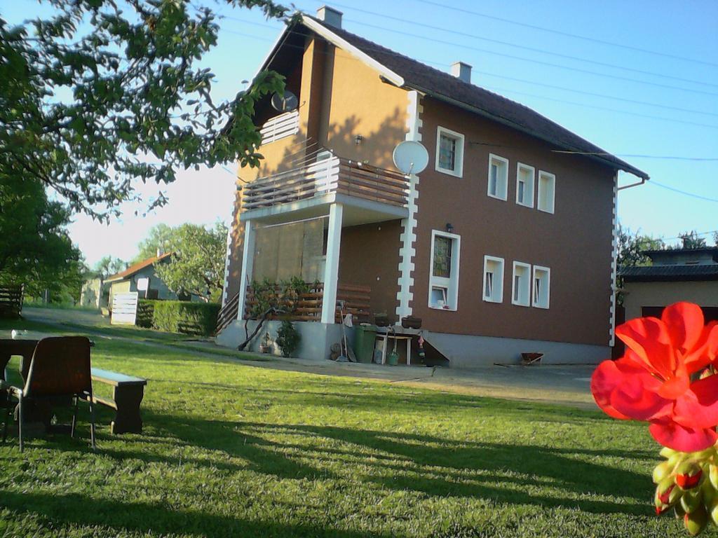 Gacka Rooms Vrhovine Εξωτερικό φωτογραφία