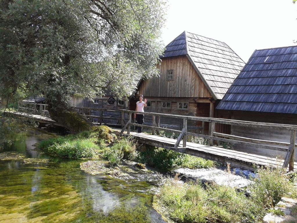 Gacka Rooms Vrhovine Εξωτερικό φωτογραφία