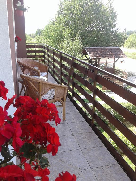 Gacka Rooms Vrhovine Εξωτερικό φωτογραφία