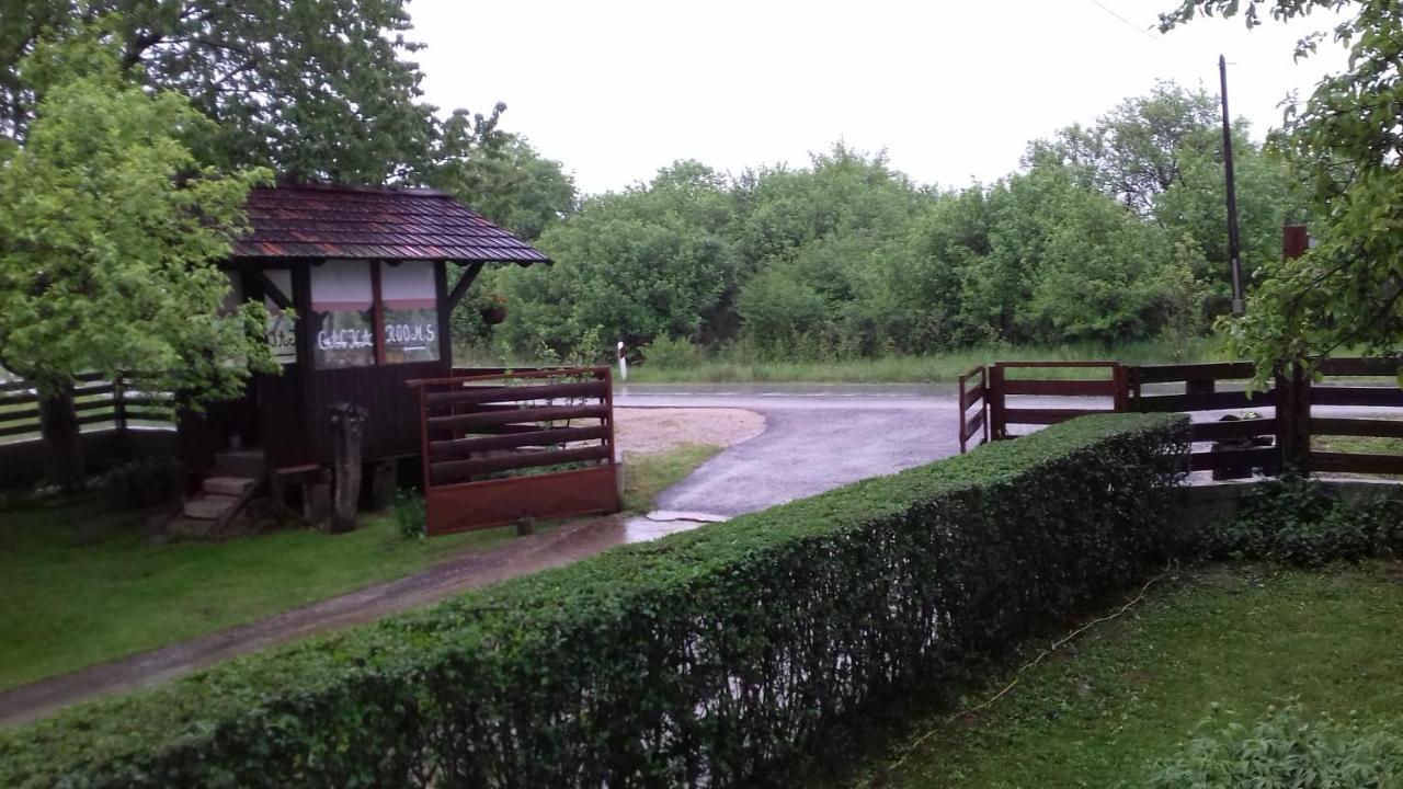 Gacka Rooms Vrhovine Εξωτερικό φωτογραφία